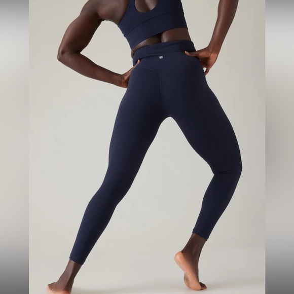 Athleta Pants - NEW ATHLETA ULTRA HIGH RISE ELATION 7/8 TIGHT 😍